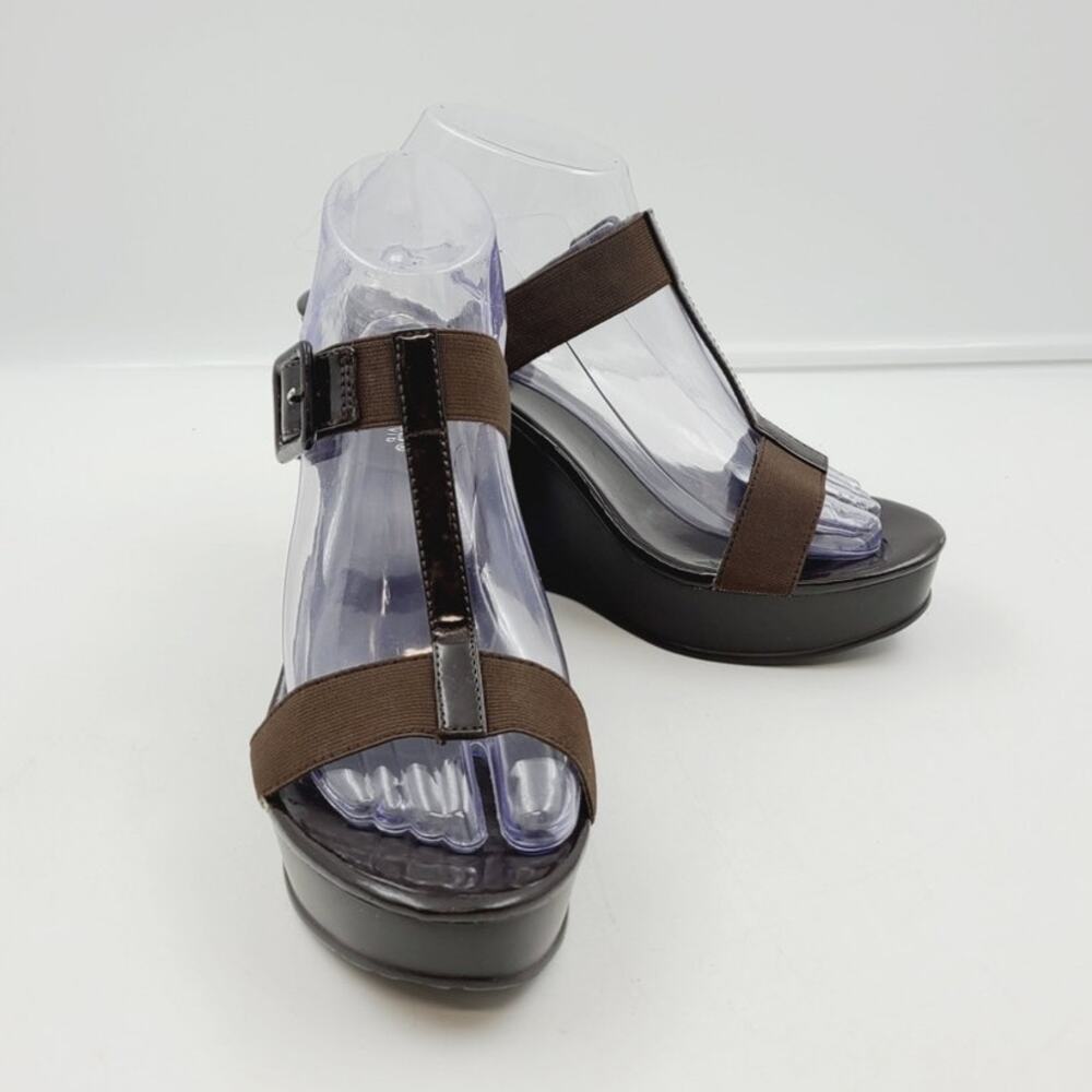 Charles by Charles David Platform Sandal, Size APPROX 8 - 8.5, EUC